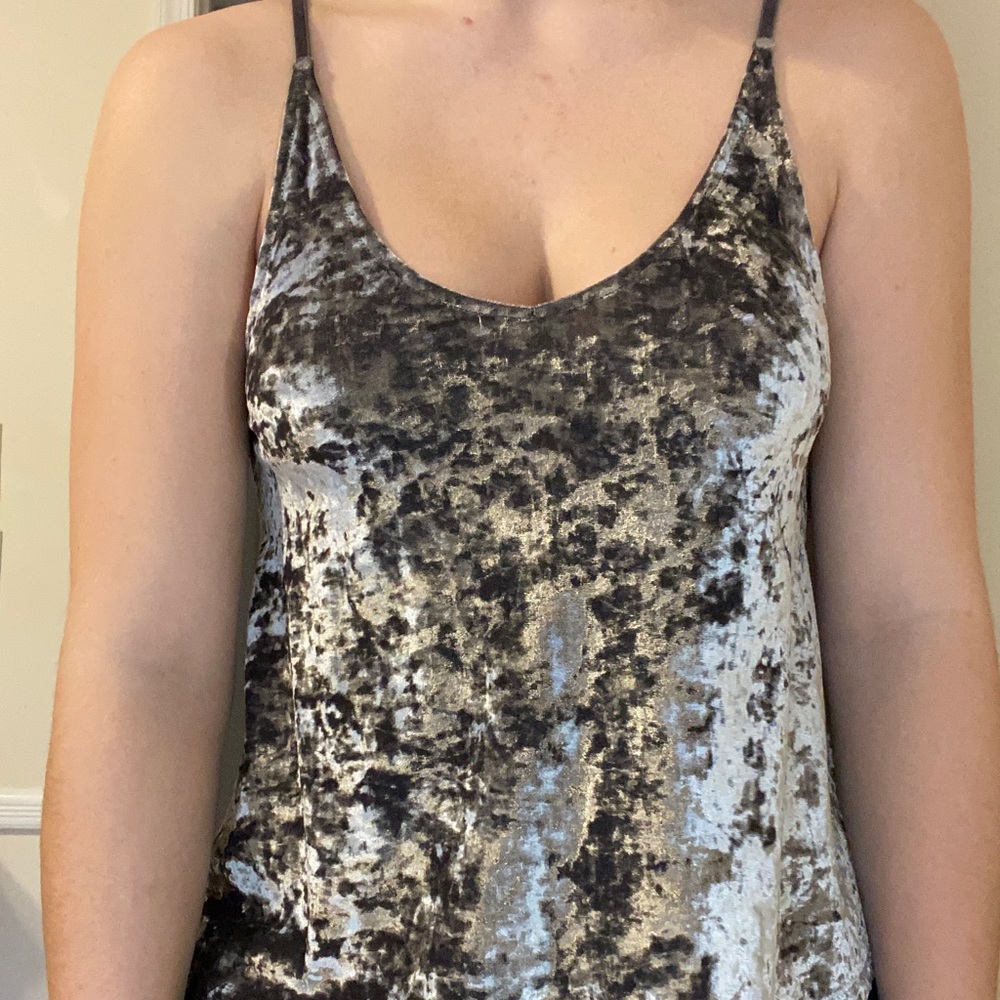A tank that is velour material.
